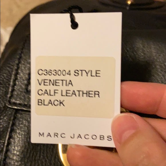 Black Marc Jacobs Venetia leather bag - Picture 7 of 8